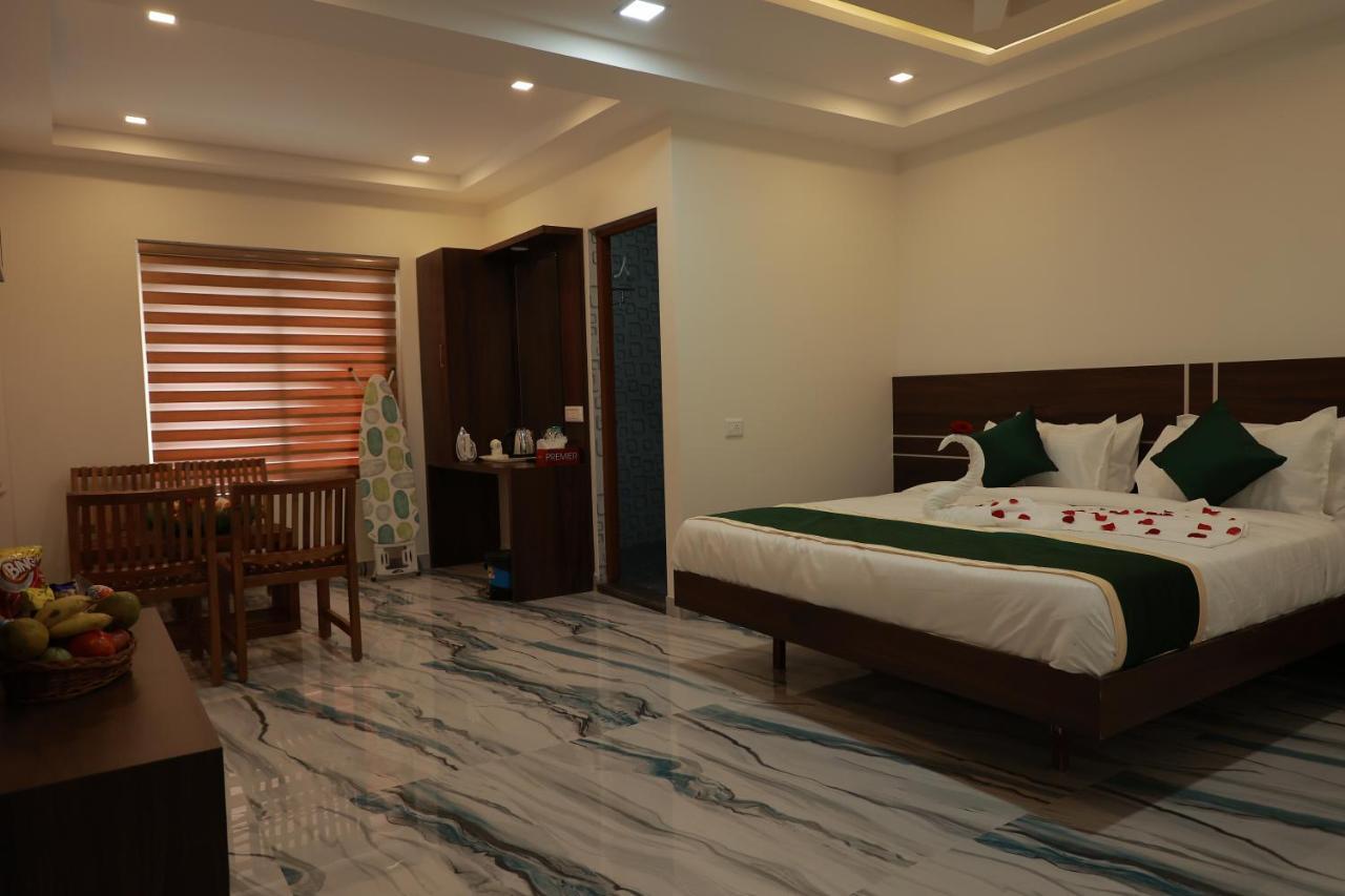 Delano Residency Hotel Kaliyal Exterior foto